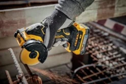 Akku-Multimaterialschneider DCS438N 18V 76x1,6x9,5mm 20000min-¹ DEWALT