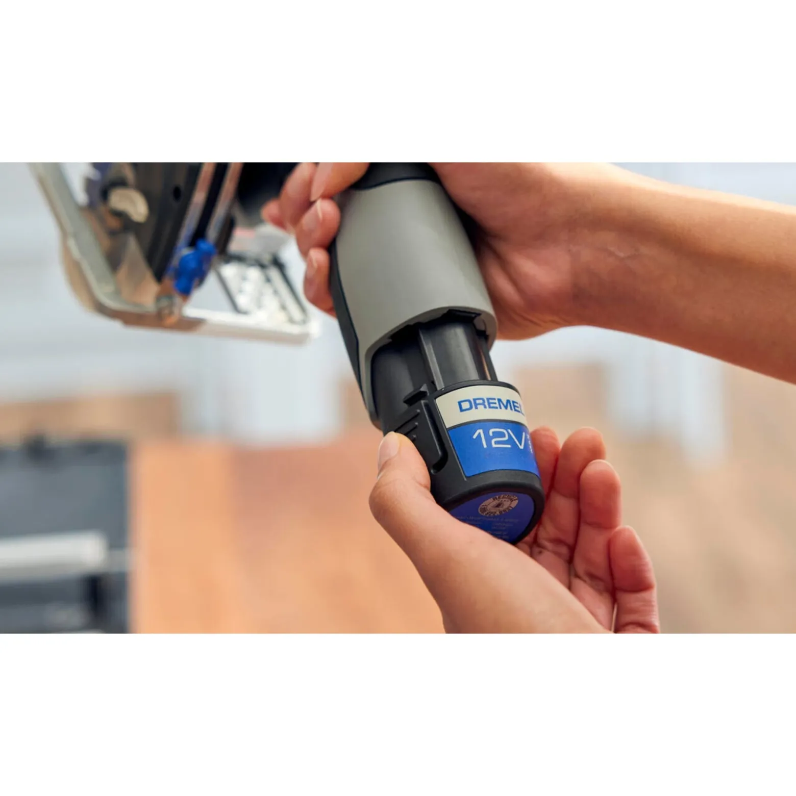 DREMEL® Blueprint Mobile Sägestation / 1x Akku 12V 2.0Ah + Ladegerät - F013CS12JM