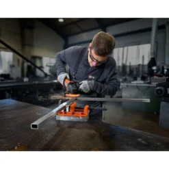 Fein Magnetschraubstock mit Backenbreite von 100 mmFEIN VersaMAG Schraubstock Set inklusive Schutzbacken aus Aluminium - 90701009000