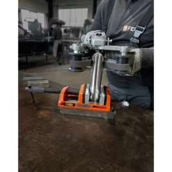 Fein Magnetschraubstock mit Backenbreite von 100 mmFEIN VersaMAG Schraubstock Set inklusive Schutzbacken aus Aluminium - 90701009000