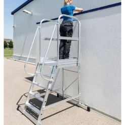 Günzburger Steigtechnik Plattformleiter mit Rollen 4 Stufen - 303104