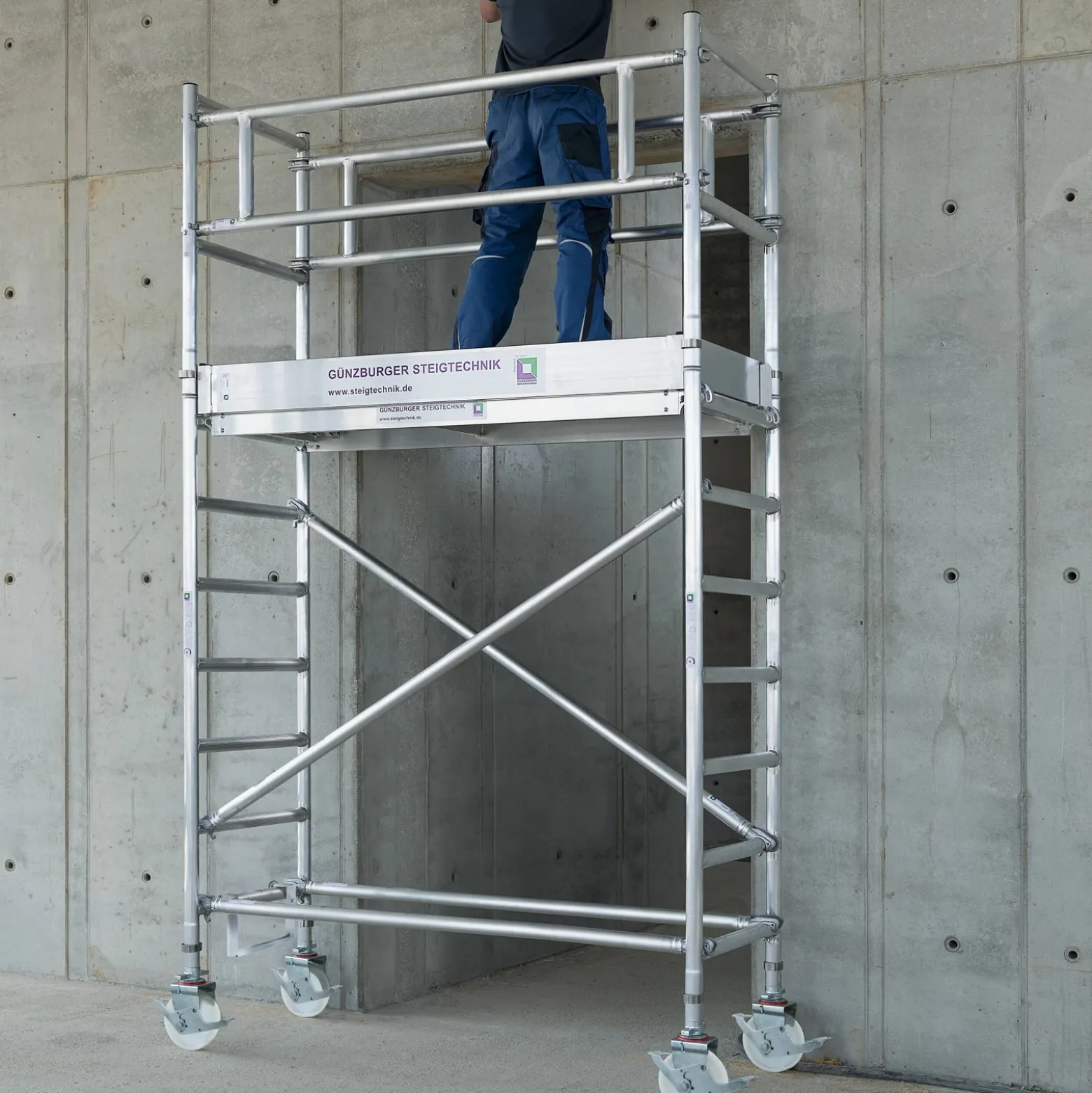 Günzburger Steigtechnik Rollgerüst 0,75 x 3 m mit Fahrbalken Plattformhöhe 3 m - 156347