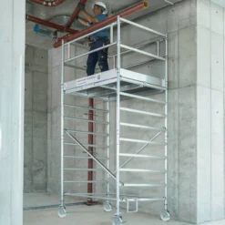 Günzburger Steigtechnik Rollgerüst 1,35 x 1,8 m mit Fahrbalken & Doppel-Plattform Plattformhöhe 4,45 m - 173436