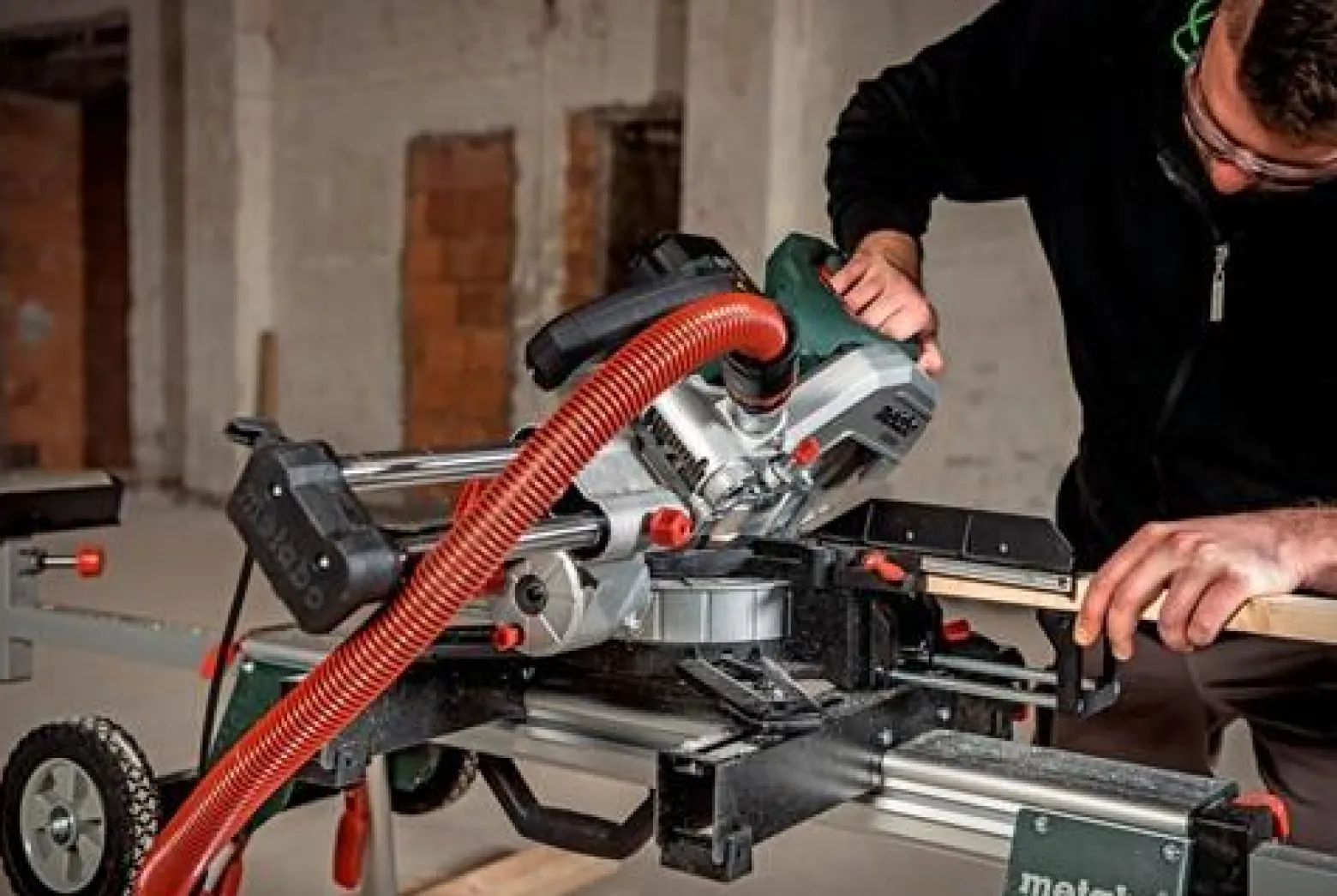 Kapp- u.Gehrungssäge KGS 254 M, 305x92mm 1450 W 4500min-¹ 254 X 30mm METABO