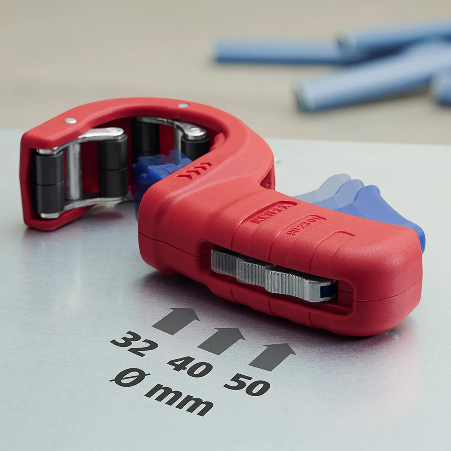 Knipex DP50 Rohrabschneider mit Kunststoff überzogen 202 mm - 902301BK