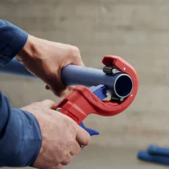 Knipex DP50 Rohrabschneider mit Kunststoff überzogen 202 mm - 902301BK