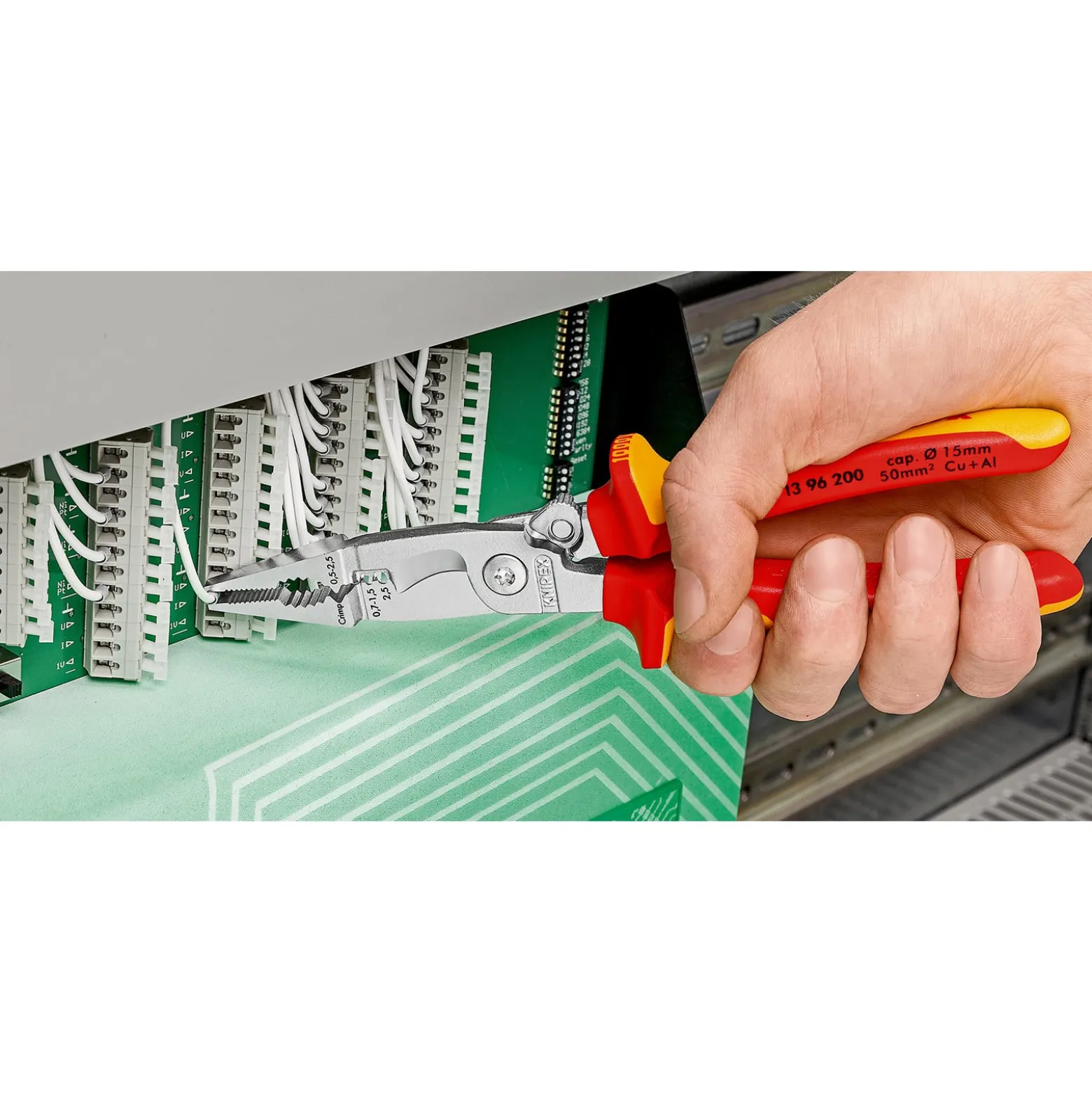 Knipex Elektro-Installationszg.Befestigungsöse verchromt, isoliert mit Mehrkomponenten-Hüllen, VDE-geprüft; mit integrierter isolierter Befestigungsöse zum Anbringen einer Absturzsicherung 200 mm - 1396200TBK