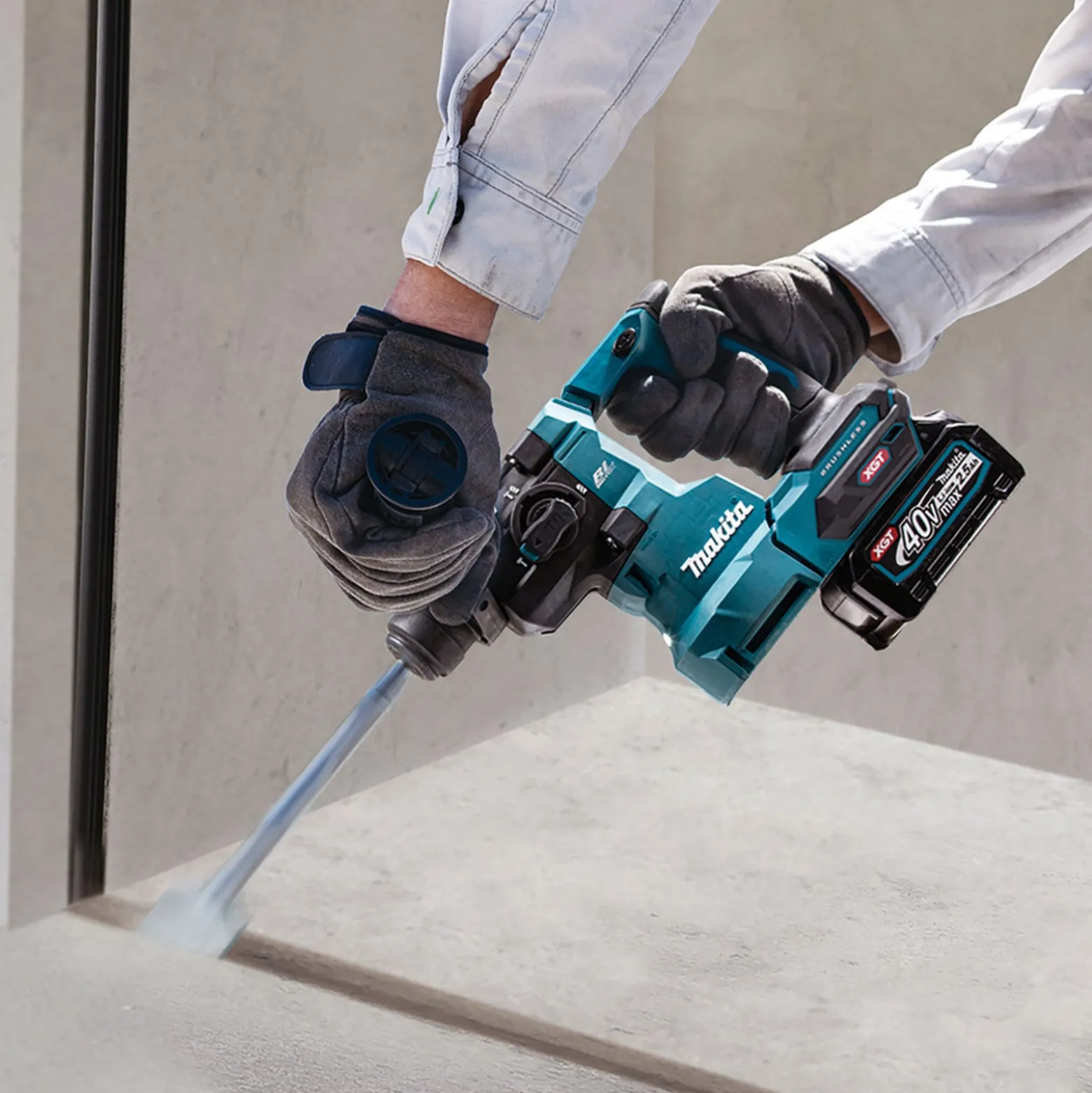 Makita HR010GD201 Akku-Kombihammer SDS-PLUS 40 V max. / 2x 2,5 Ah + Ladegerät im MAKPAC