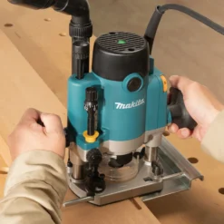 Makita RP1111CJFA Oberfräse 1.100 W inkl. D-53556 12tlg. Fräser-Set im MAKPAC