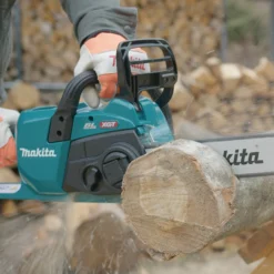 Makita UC022GT101 Akku-Kettensäge 40V max. / 1x Akku BL4050F 5,0 Ah + Schnellladegerät DC40RA