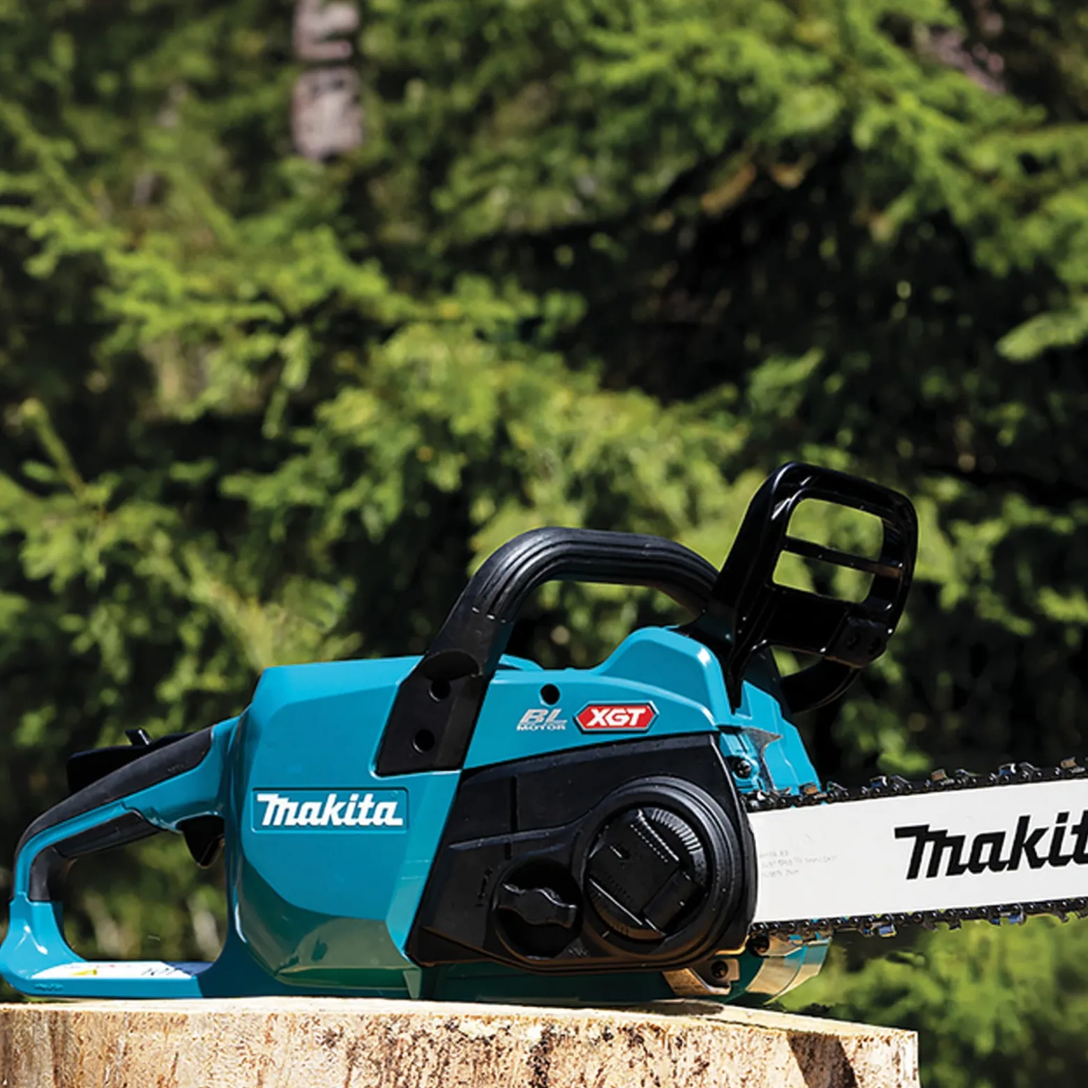 Makita UC022GT101 Akku-Kettensäge 40V max. / 1x Akku BL4050F 5,0 Ah + Schnellladegerät DC40RA